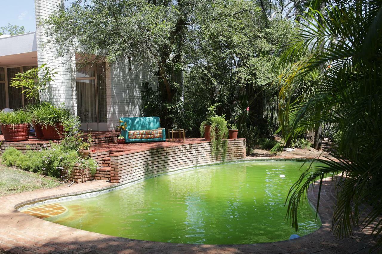 Fleming Place Bulawayo Extérieur photo